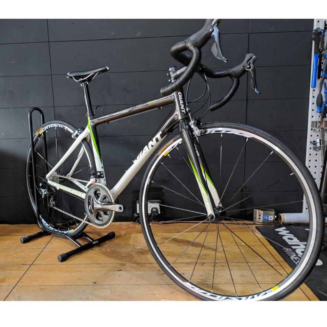 Giant tcr c1 road bike deals