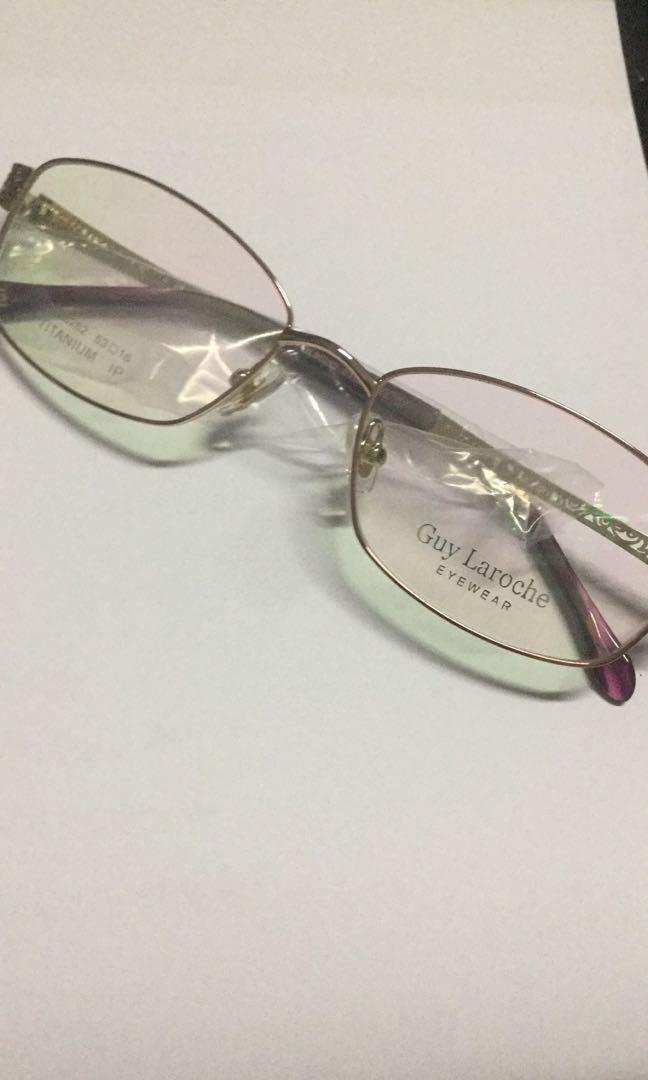 Guy laroche hotsell spectacle frames price