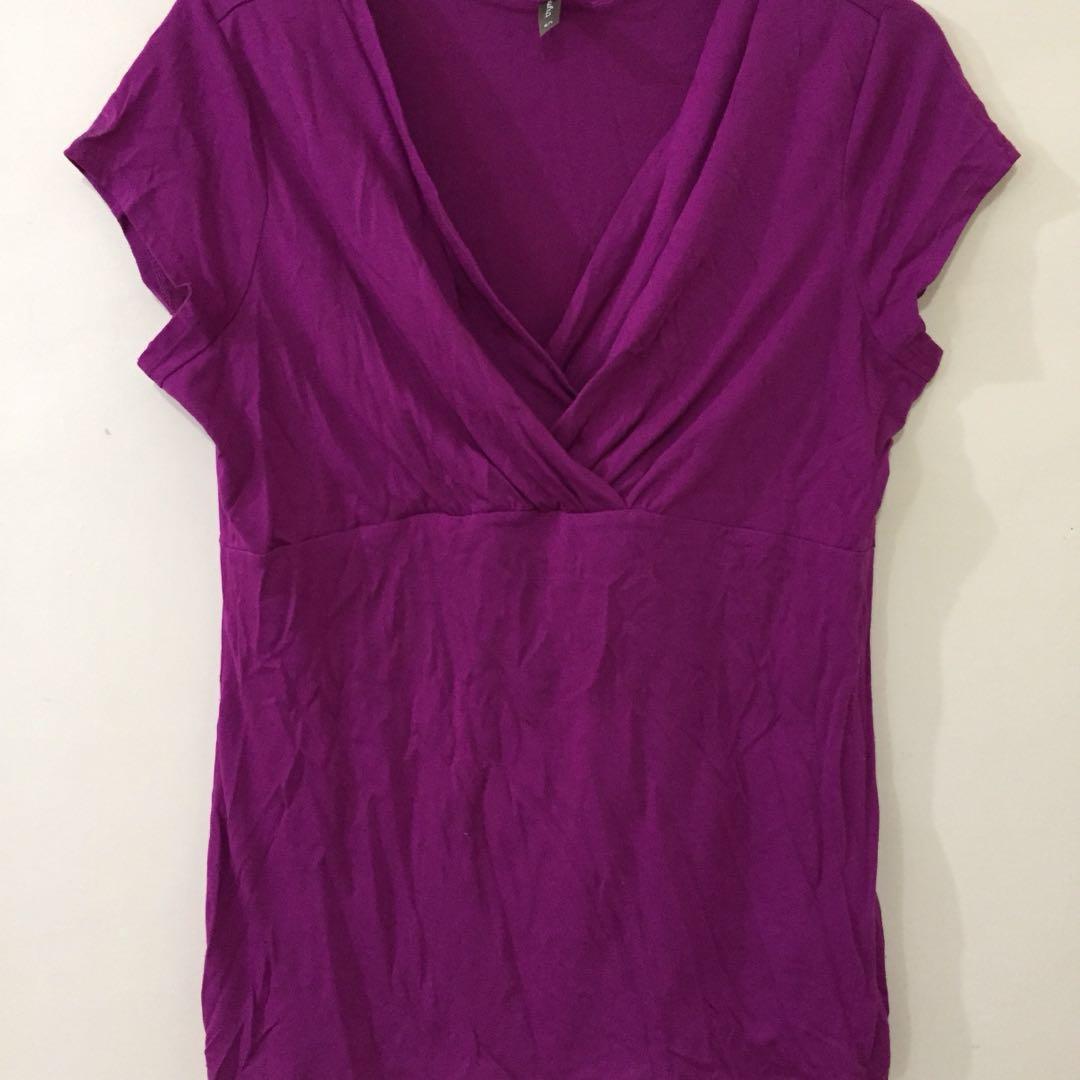 Large - Magenta Short Sleeved top - check description for details (Category: Others Tops) located in Santa Rosa. Submitted by cutethingthings (Listing ID 192102271, Image 3). Description: IMPT INFO ⬇️ 💥CLEARANCE SALE 🇨🇦 🇨🇦 💥 💳Last Price Posted 🚫when worn/ other pics ❌swap 📏refer to pictures for measurement- laid flat in inches ❇️ITEM CONDITION - 9/10 📍Please make an offer for the posted amount only if you are a serious buyer. 📆 Reserva
