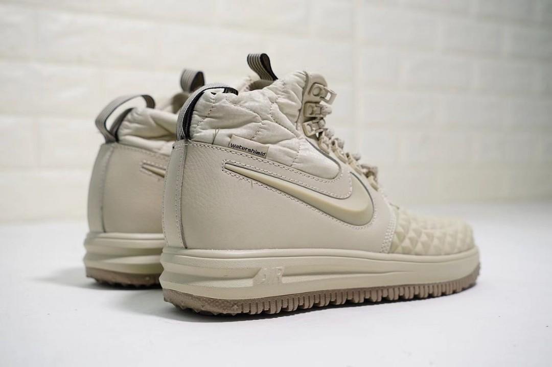 mens nike air force 1 duck boots