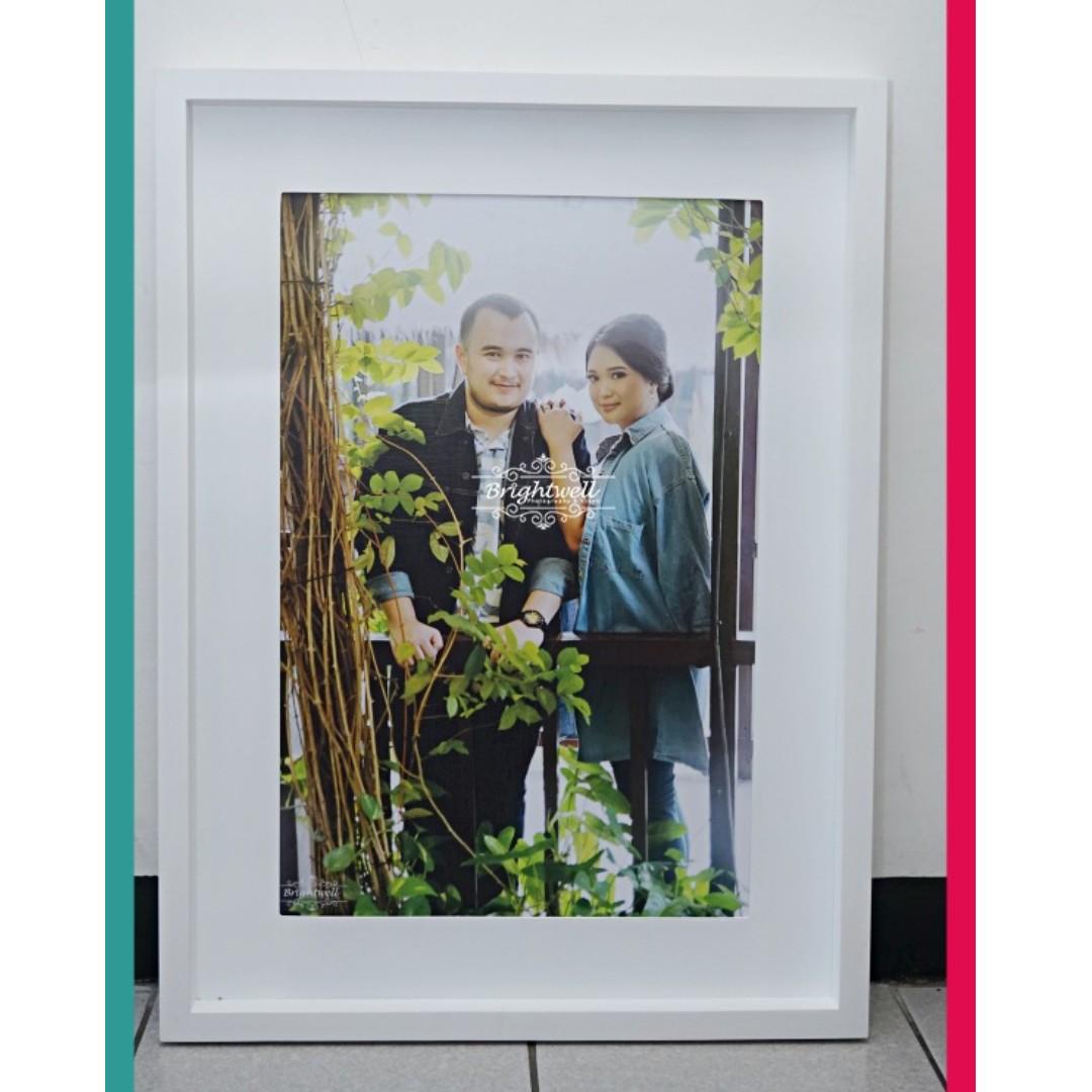Prewedding Silver Paket Foto Cetak Bingkai Minimalist 40x60 Fesyen Pria Pakaian Lainnya Di Carousell