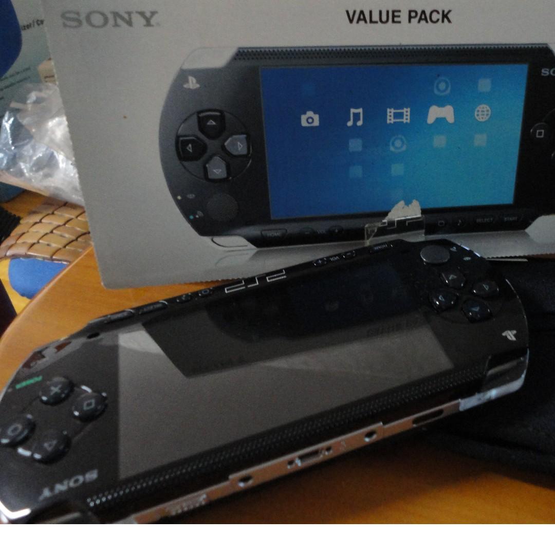 第一代psp 遊戲機 遊戲機器材 Carousell