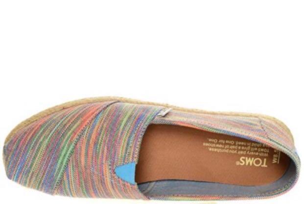 toms for wide feet