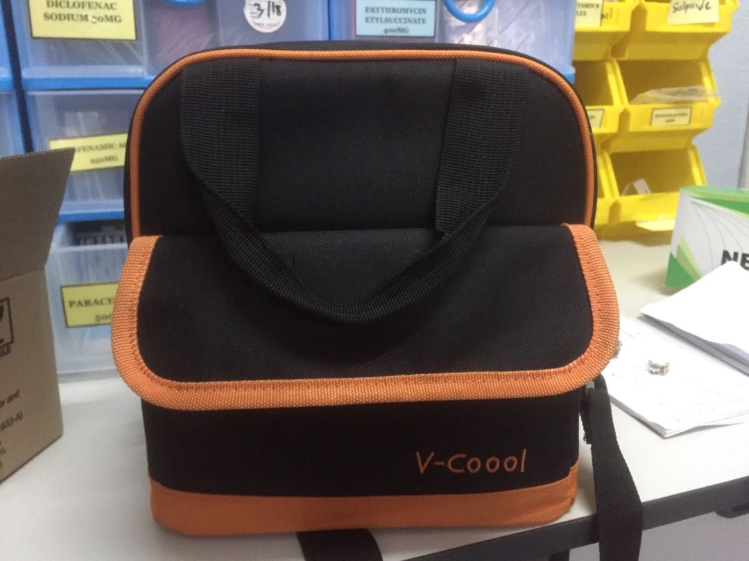 Vcool cooler bag backpack, Babies & Kids, Nursing & Feeding, Weaning