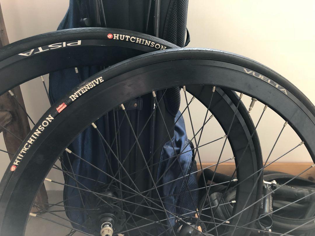 Vuelta pista fixie wheelset with Hutchison intensive tires tyres