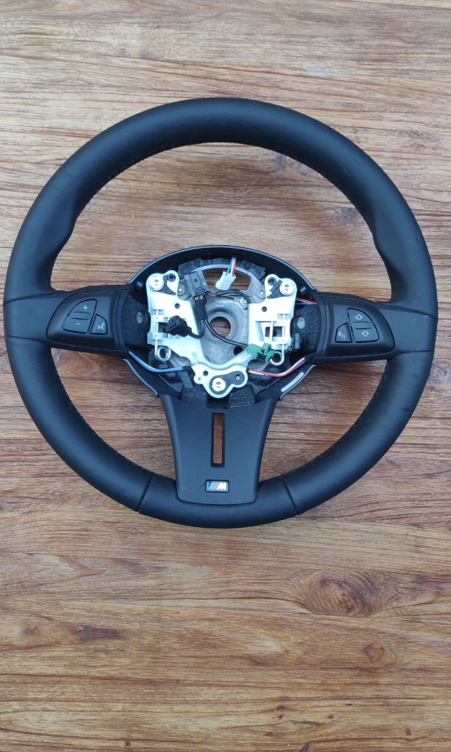 BMW Z4 E85/86 M STEERING WHEEL, 汽車配件, 改裝、內外零件 Carousell