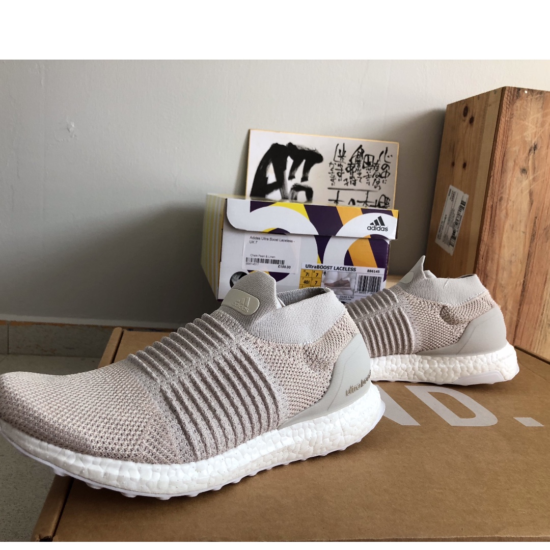 Ultra boost top laceless chalk pearl