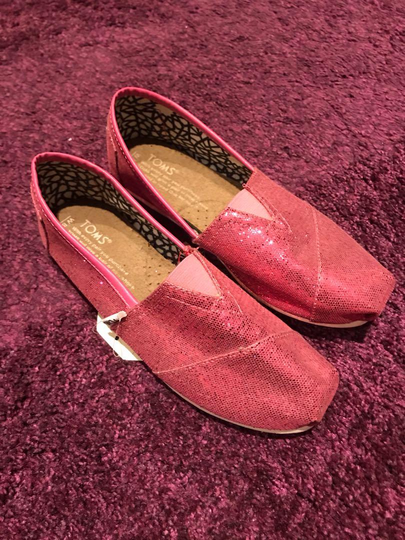 hot pink toms shoes