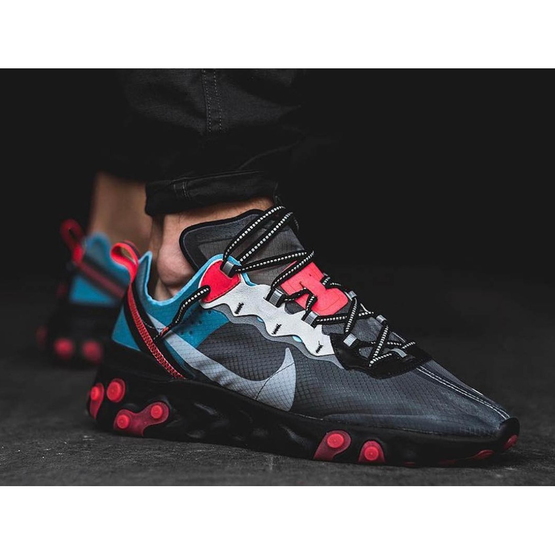 react element blue chill