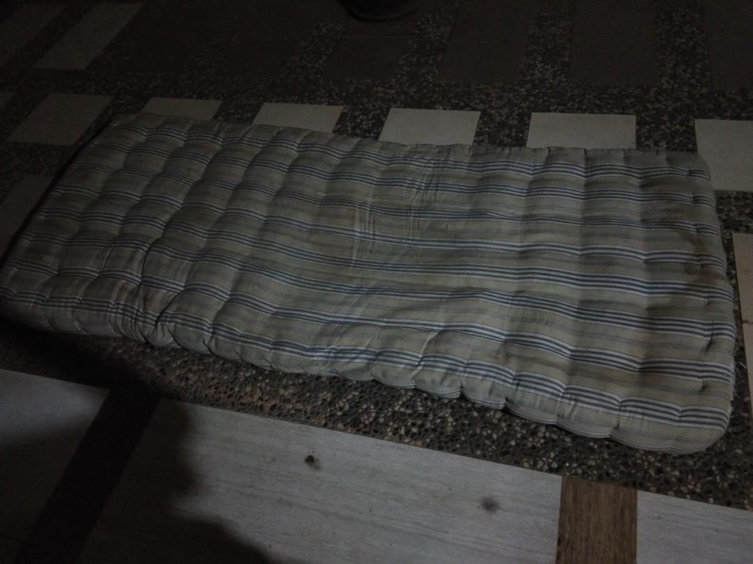 Around The Globe Bantal Kapuk Dibuang 17 Kejarinan Dari Kain Perca Penjelasannya