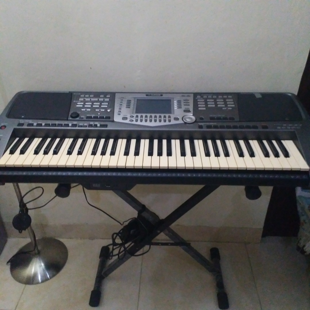 Keyboard YAMAHA PSR 1000, Musik & Media, Alat di Carousell