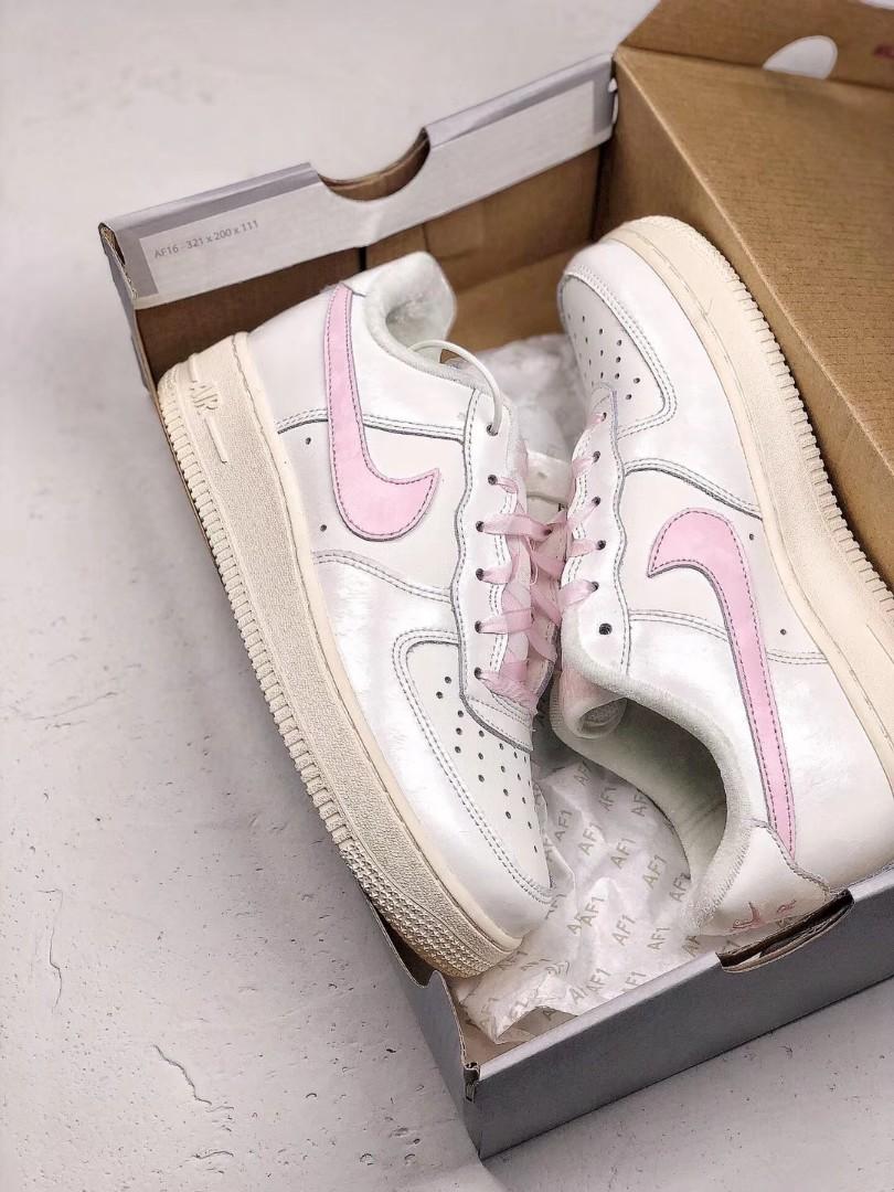 Nike Air Force 1 Millennial pink, Women 