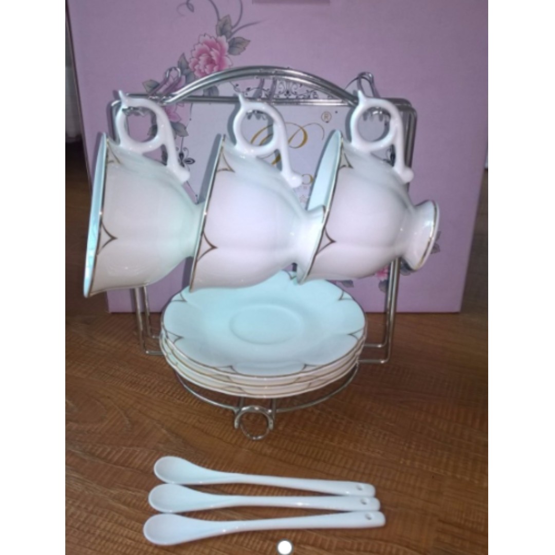 Porcelain Cups Saucer 6 Pcs Set Comes With Spoons And A Cup Holder