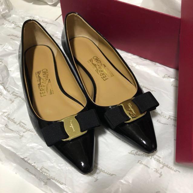 Ferragamo hotsell emy flats