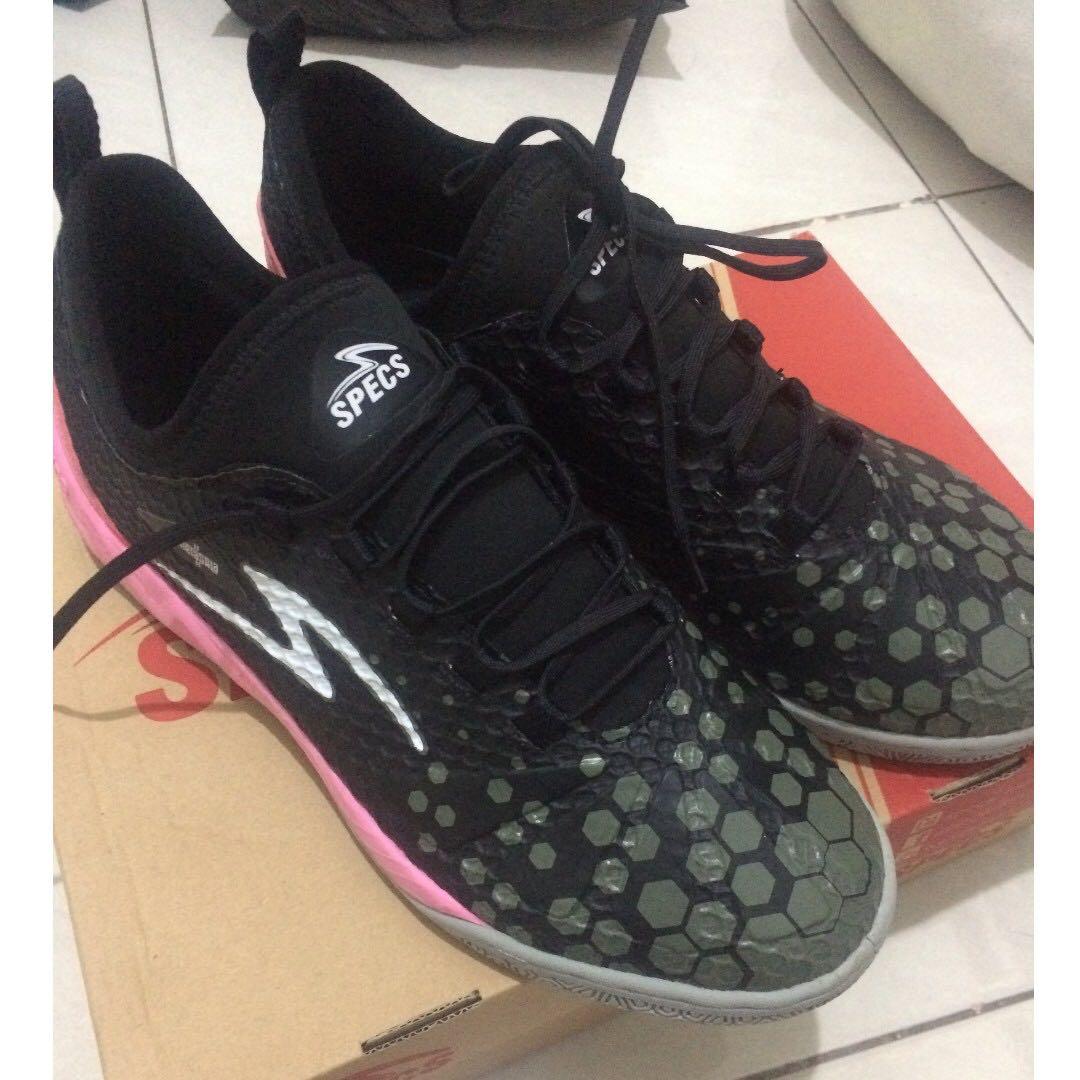 Sepatu Futsal Specs Metasala Knight In Olah Raga Perlengkapan Olahraga Lainnya Di Carousell