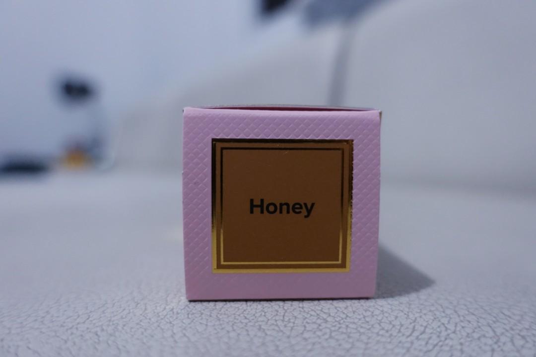 Too Faced Born This Way Multi-Use Sculpting Concealer (Category: Makeup) located in Taguig. Submitted by myopenclosetmnl (Listing ID 194269214, Image 2). Description: Shade: Honey Brandnew and unopened Bought at SephoraPH.