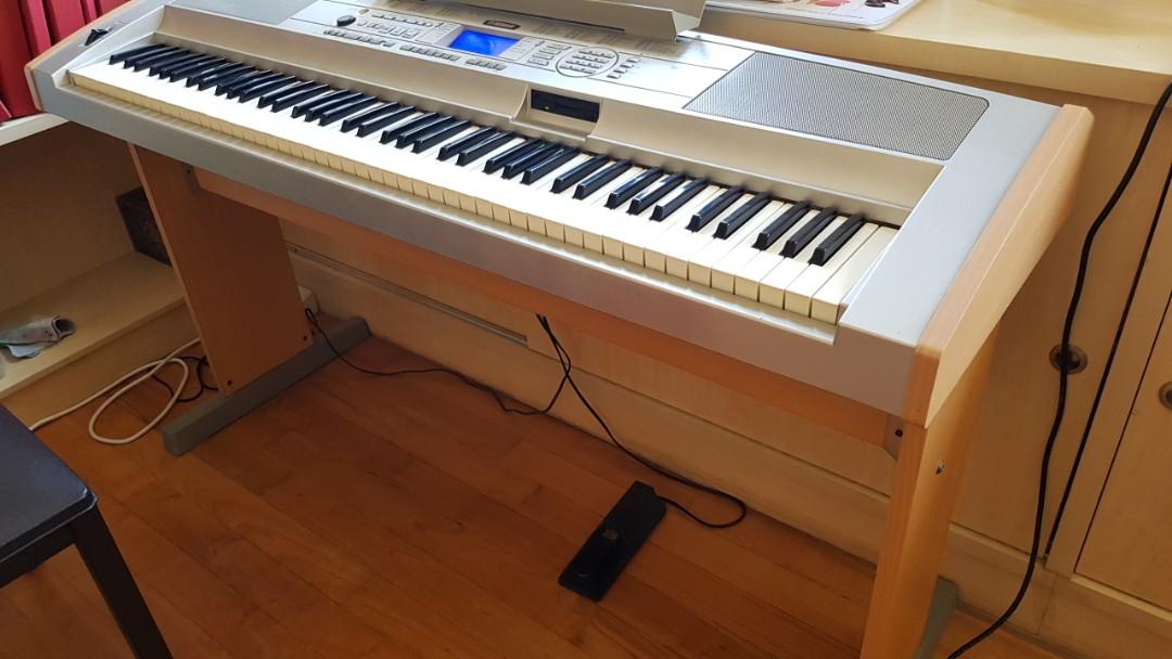 Yamaha DGX500 Portable Grand Piano Digital Keyboard 88Key W/ Stand
