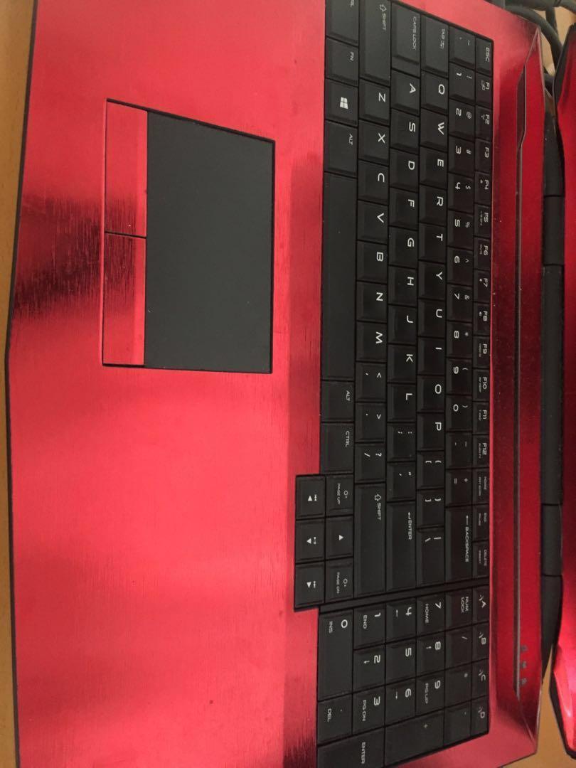 Alienware 17 （分類：桌上電腦）位於 Hong Kong。 由 wkj11 提交（商品編號 192806932，圖片 3）。簡介： Very good condition, brought from US, didn’t use for gaming but only paper work. No box PROCESSOR / CHIPSET CPU Intel Core i7 (4th Gen) 4710MQ / 2.5 GHz Max Turbo Speed 3.5 GHz Number of Cores Quad-Core Cache 6 MB 64-bit Computing Yes Chipset Type Mobile Intel HM87 Express Features Hyper-Threading Technology, Intel Smart Cache, Intel Turbo Boost Technology 2.0 CACHE MEMORY In