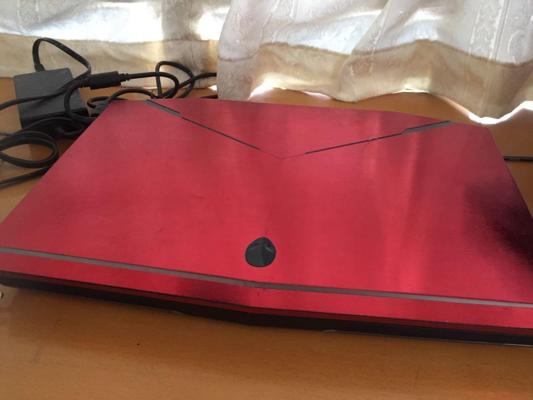 Alienware 17 （分類：桌上電腦）位於 Hong Kong。 由 wkj11 提交（商品編號 192806932，圖片 1）。簡介： Very good condition, brought from US, didn’t use for gaming but only paper work. No box PROCESSOR / CHIPSET CPU Intel Core i7 (4th Gen) 4710MQ / 2.5 GHz Max Turbo Speed 3.5 GHz Number of Cores Quad-Core Cache 6 MB 64-bit Computing Yes Chipset Type Mobile Intel HM87 Express Features Hyper-Threading Technology, Intel Smart Cache, Intel Turbo Boost Technology 2.0 CACHE MEMORY In