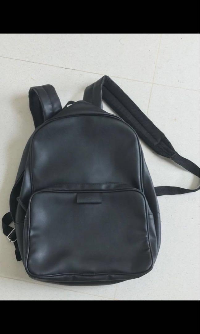 Authentic LEVIS backpack, Women's Fashion, Bags & Wallets, Backpacks on  Carousell