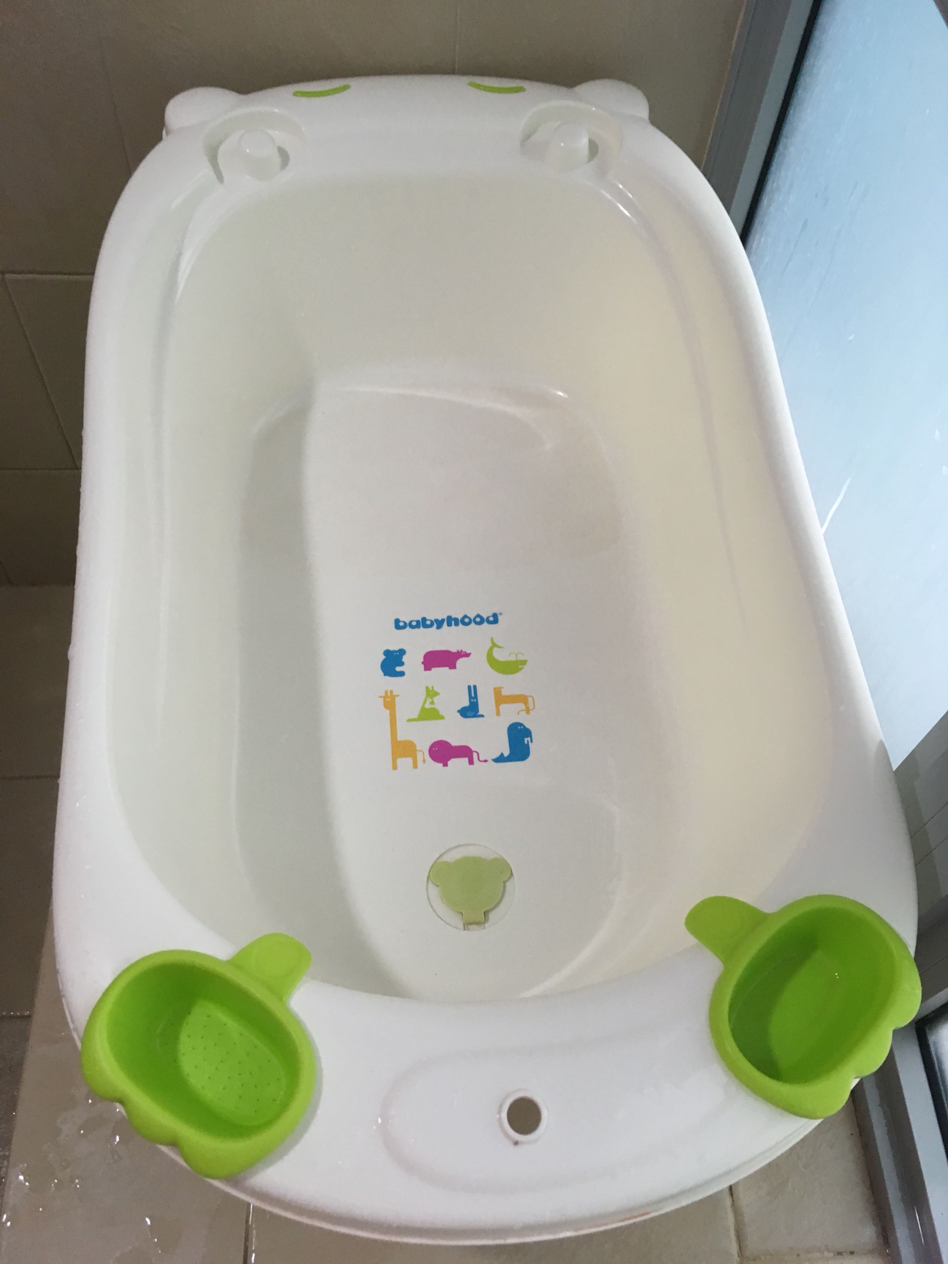Baby Bath Tub (with Insert), Babies & Kids, Bathing & Changing, Bathtub ...