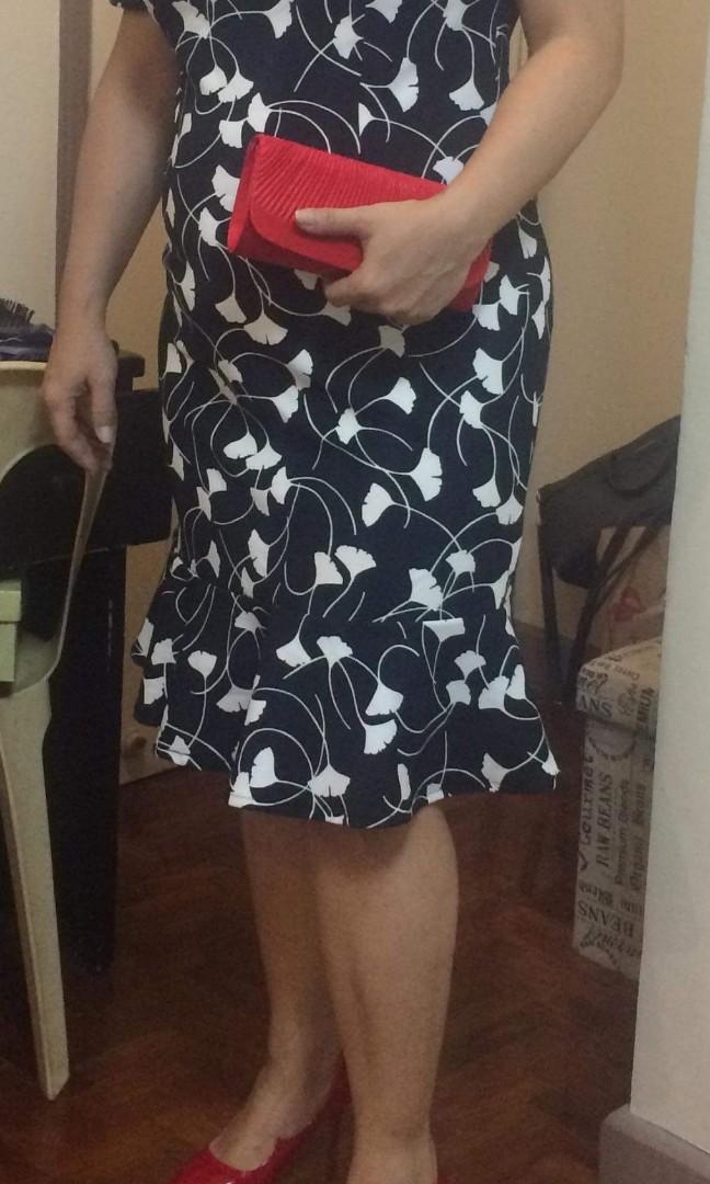 black and white dress with red shoes