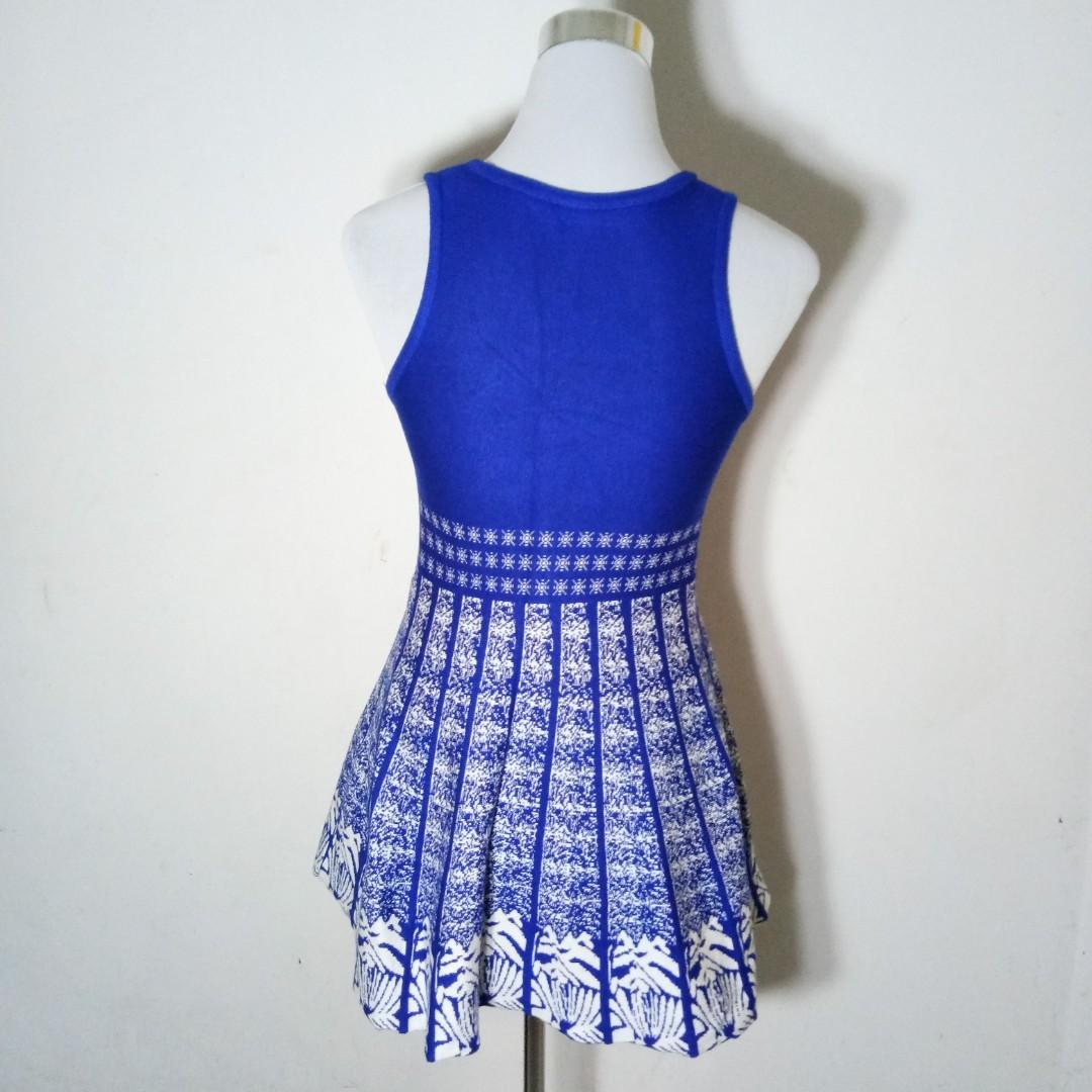 Blue dress (Category: Dresses) located in Quezon City. Submitted by rainbowpride (Listing ID 194331798, Image 3). Description: Used but still looks new. Worn once. Stretchable. In excellent condition. Fits small to medium built. Comes from a non smoking home.😊.