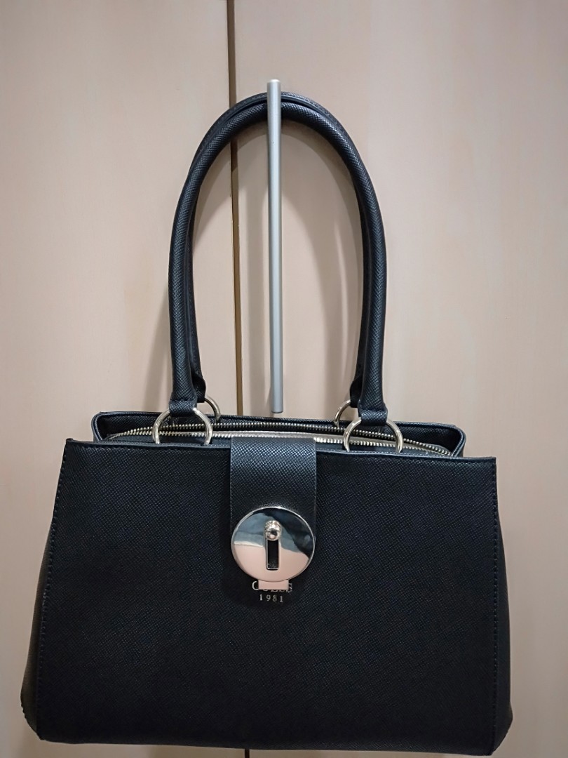 guess shoulder bags canada