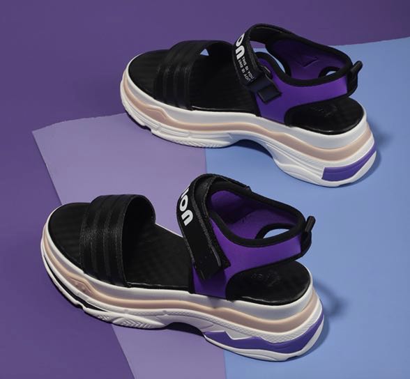 sandals that look like sneakers