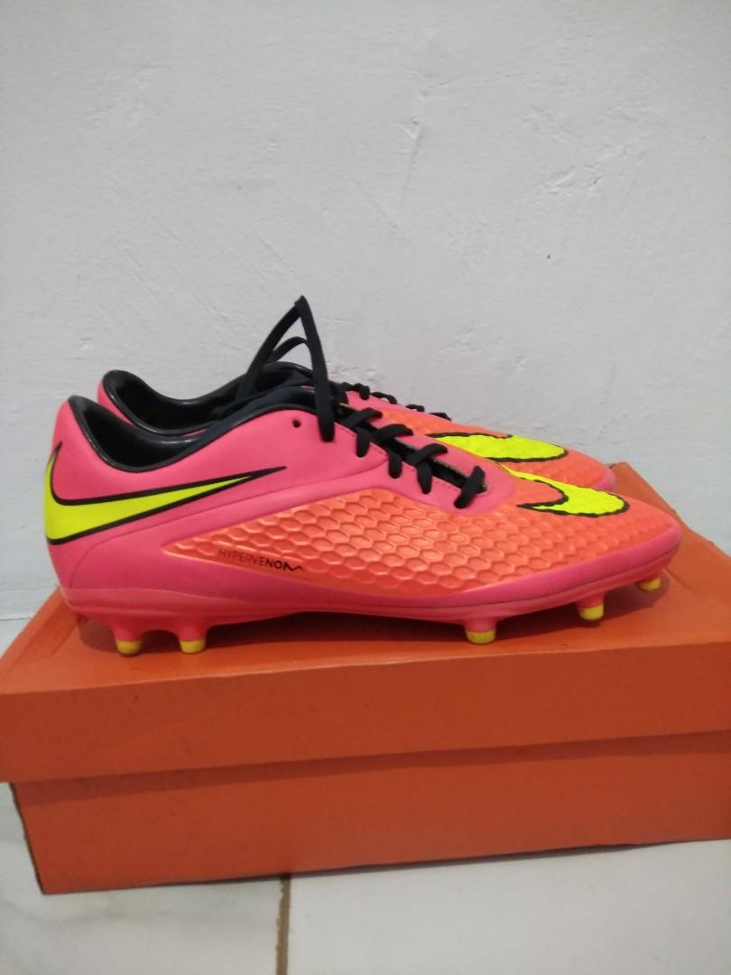 Sepatu bola nike hypervenom phelon top