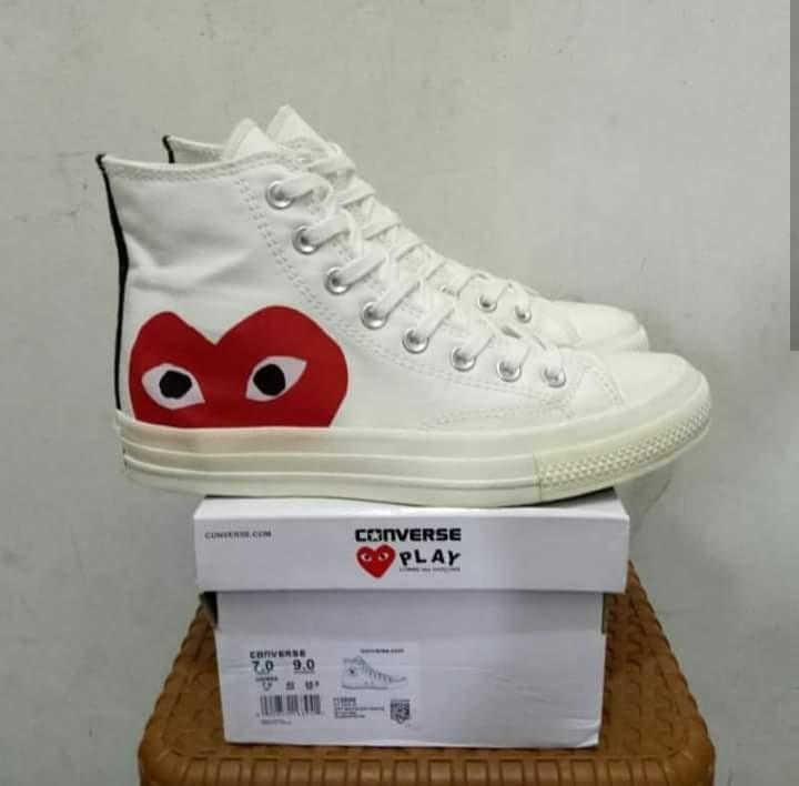 Converse play deals love original