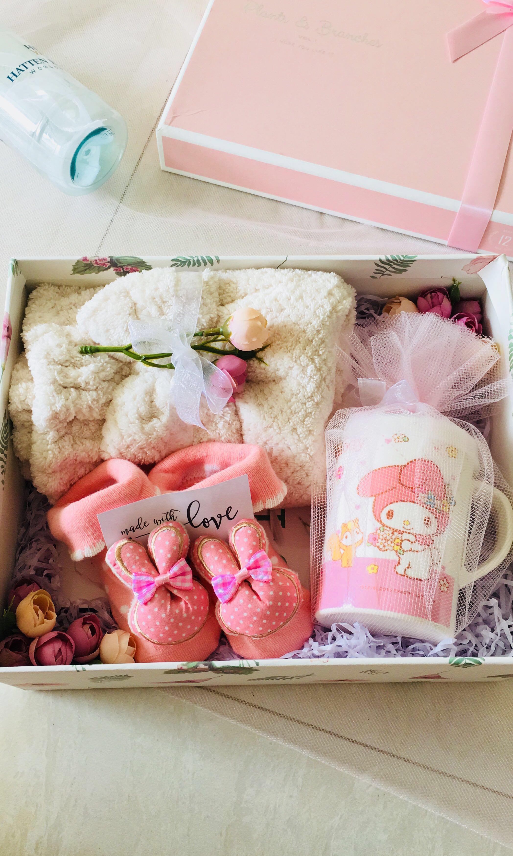 gift for newborn baby and mother