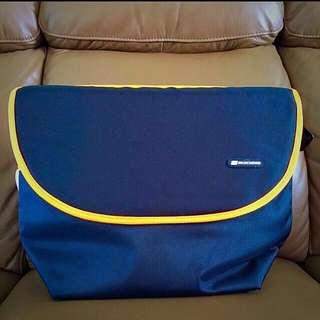 BNWT: Skechers Messenger/Camera/Laptop Bag