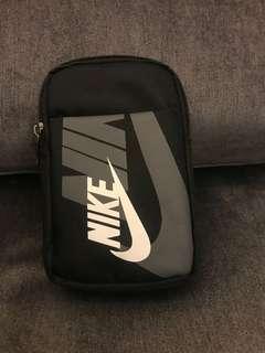 NIKE小包包