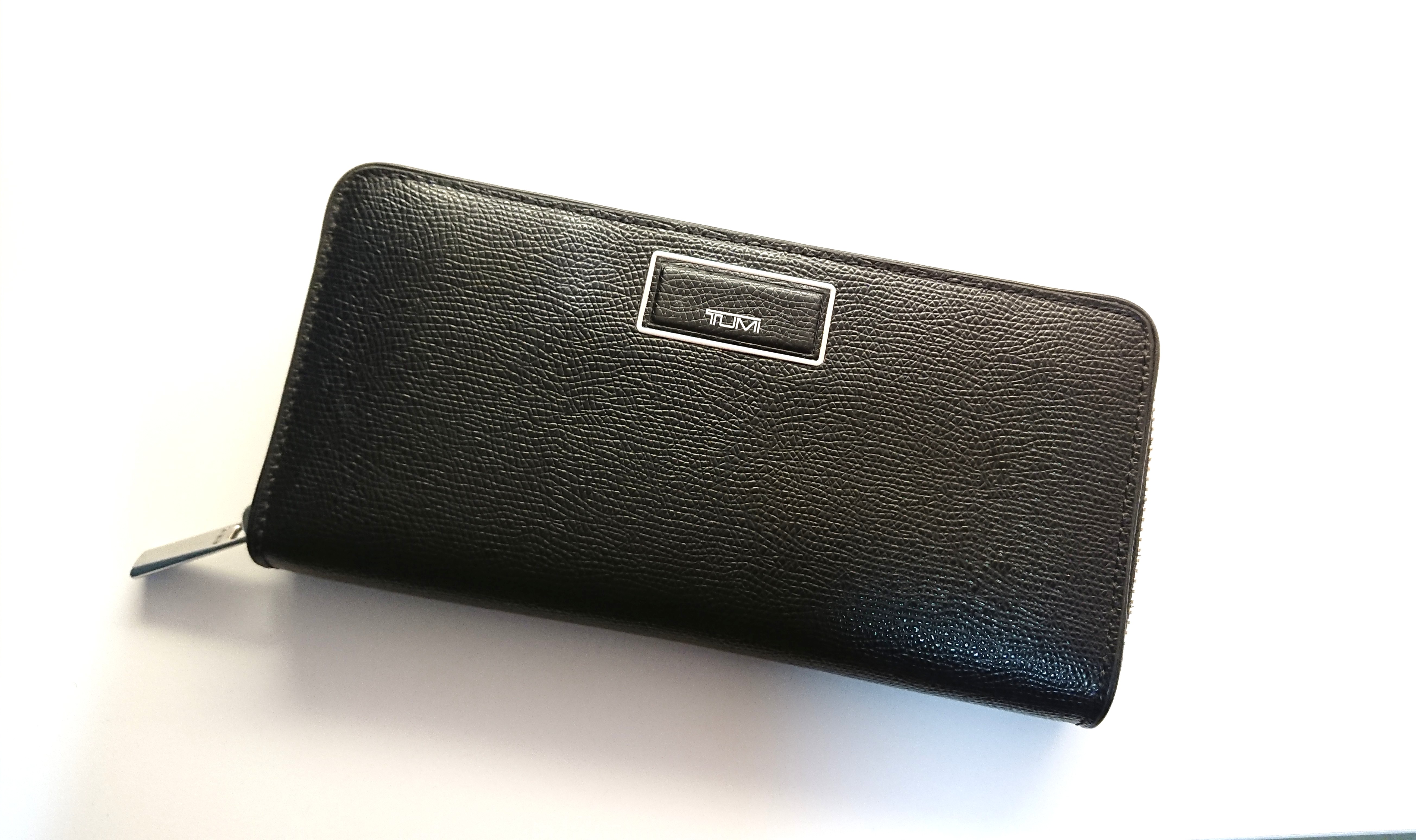 Tumi sales ladies wallet