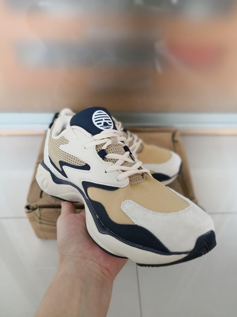 Daddy sneakers top