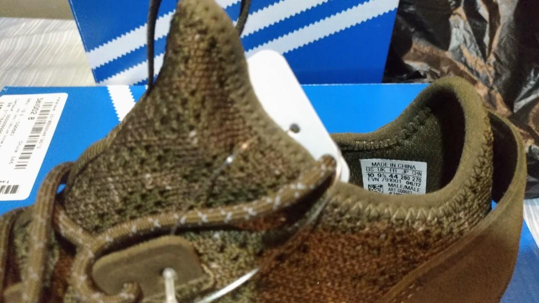 Adidas tubular trace cargo store white