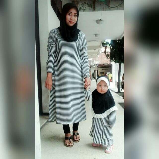 Baju Couple Ibu Anak Bayi Anak Baju Anak Perempuan 1 Hingga 3 Tahun Di Carousell Gak harus punya anak perempuan dulu, gue akhirnya bisa pakai baju couple dari mooimom kembaran sama gazaro. baju couple ibu anak