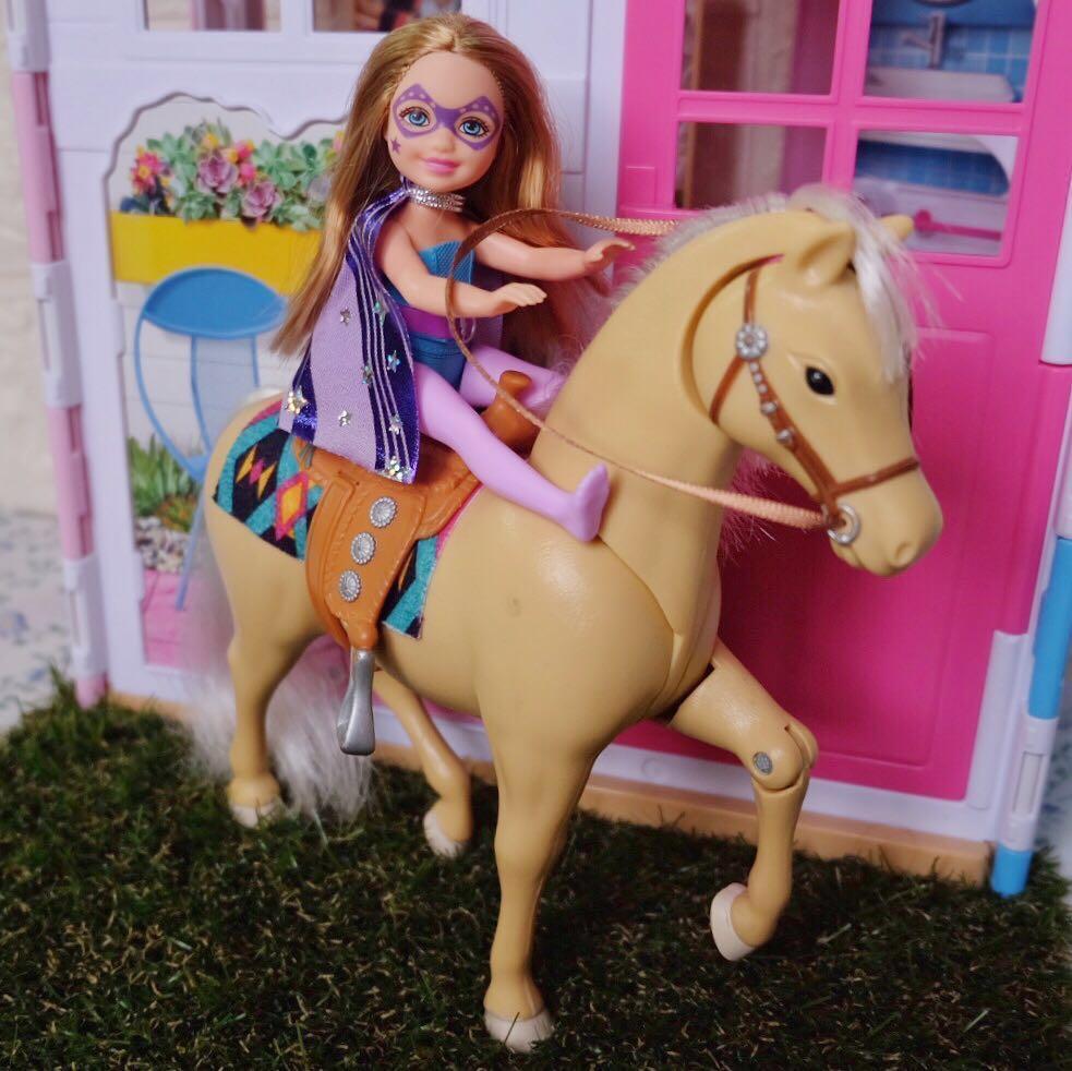 chelsea doll with horse