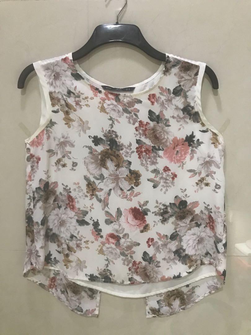 For Me Floral Print Blouse (Category: Blouses) located in Quezon City. Submitted by etc_79 (Listing ID 194510682, Image 1). Description: .