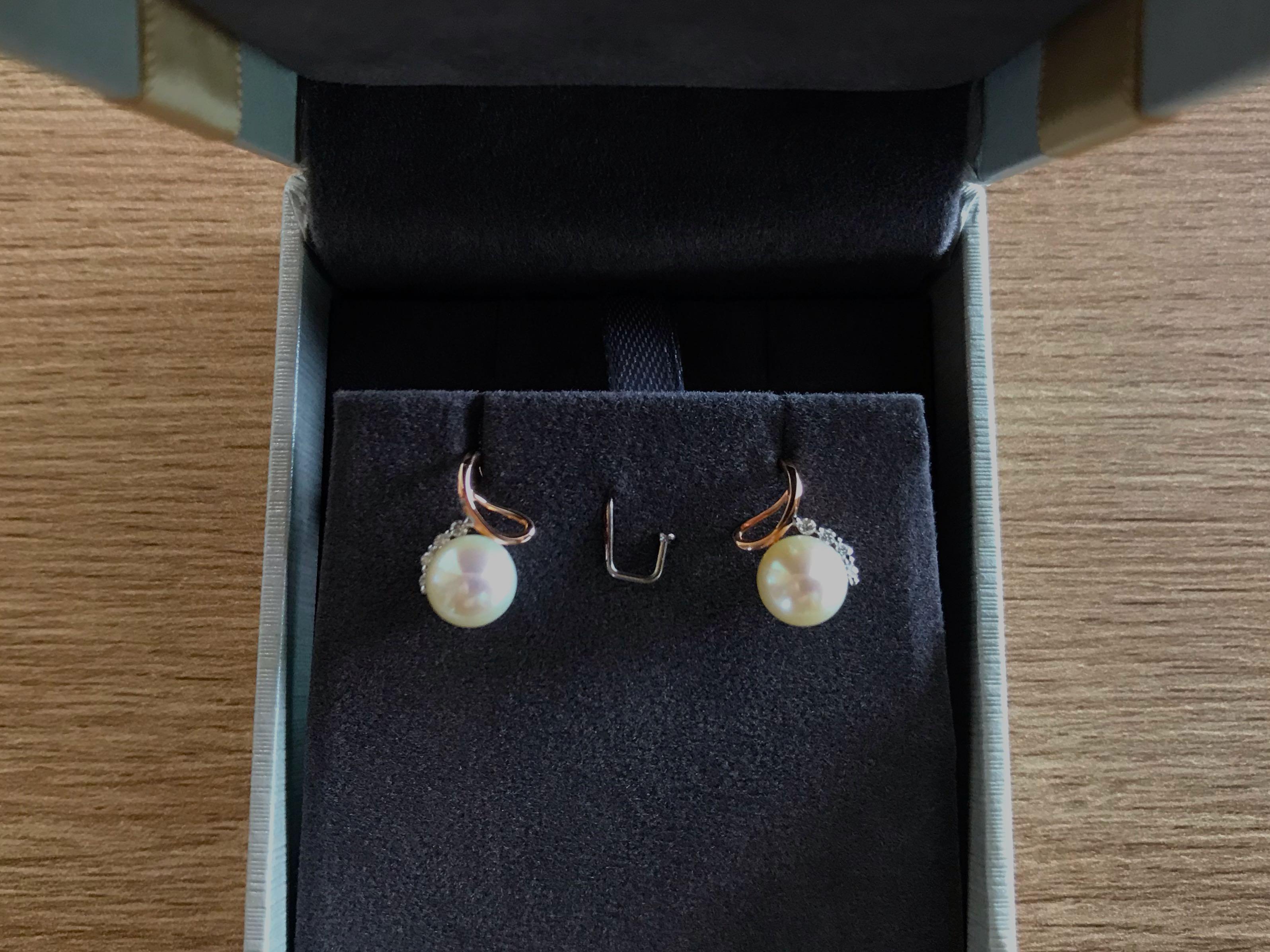 Goldheart pearl top earrings