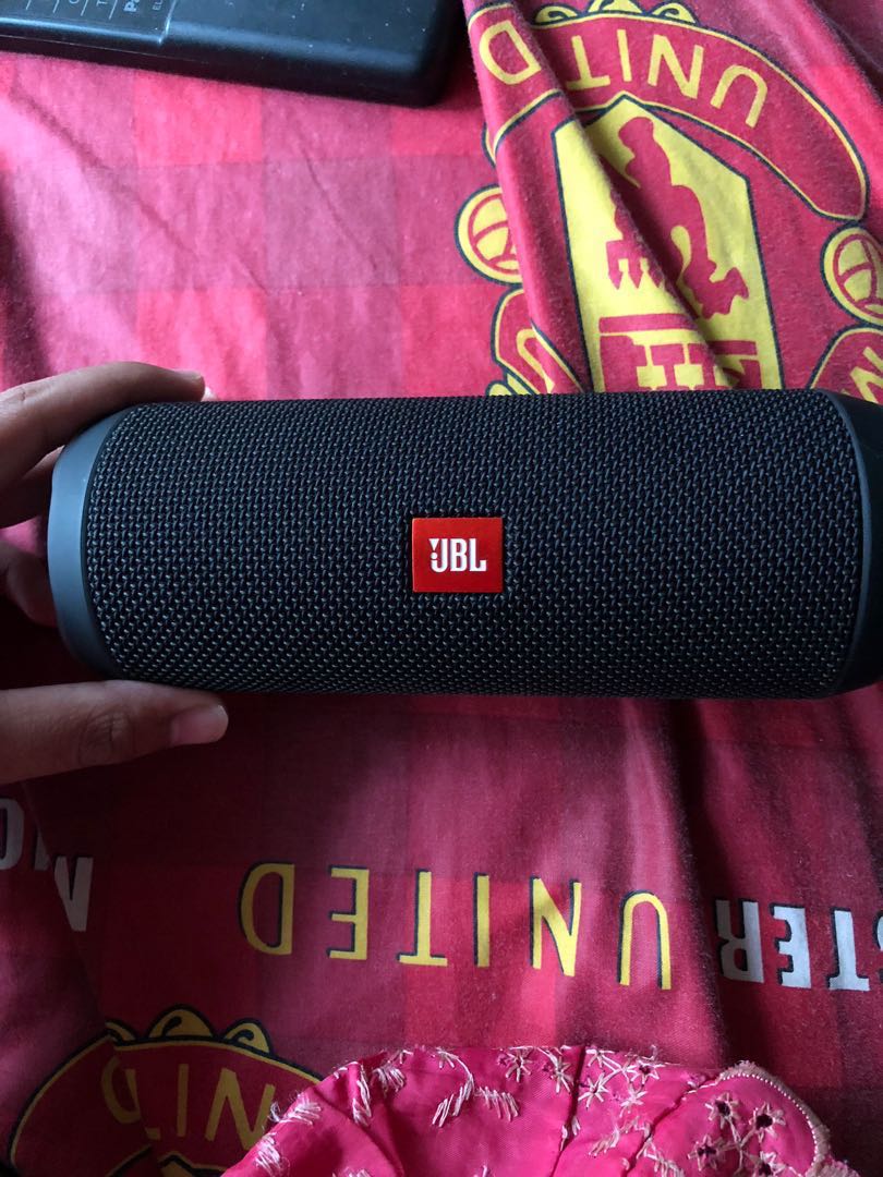 JBL Flip 4, Audio, Soundbars, Speakers & Amplifiers on Carousell