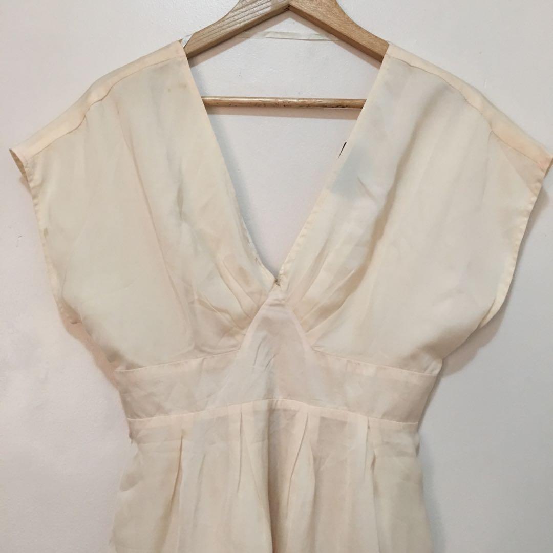 MALDITA Silk Dress (Category: Dresses) located in Pasig City. Submitted by cinnamonlife (Listing ID 194477768, Image 2). Description: Worn once .