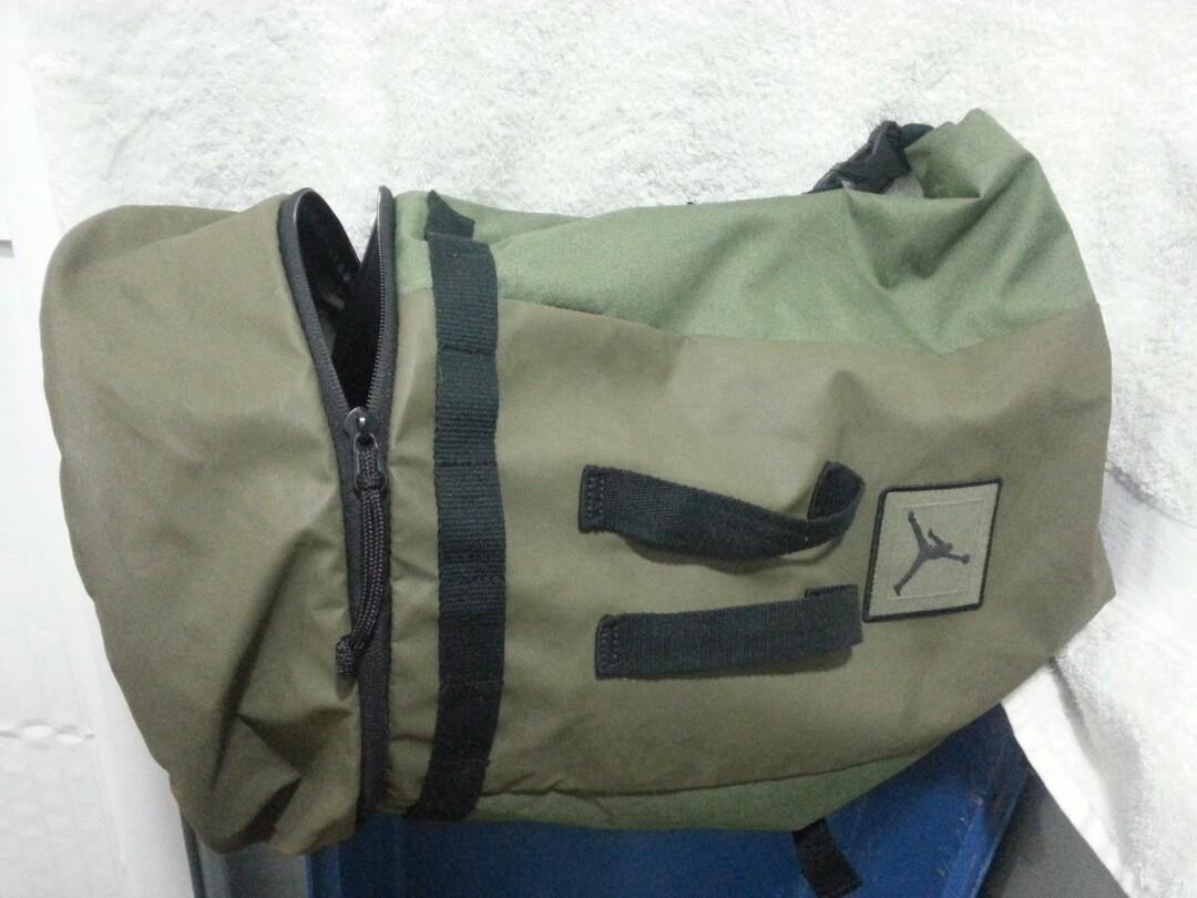 Nike Michael jordan duffel bag, 男裝, 袋, 小袋 Carousell