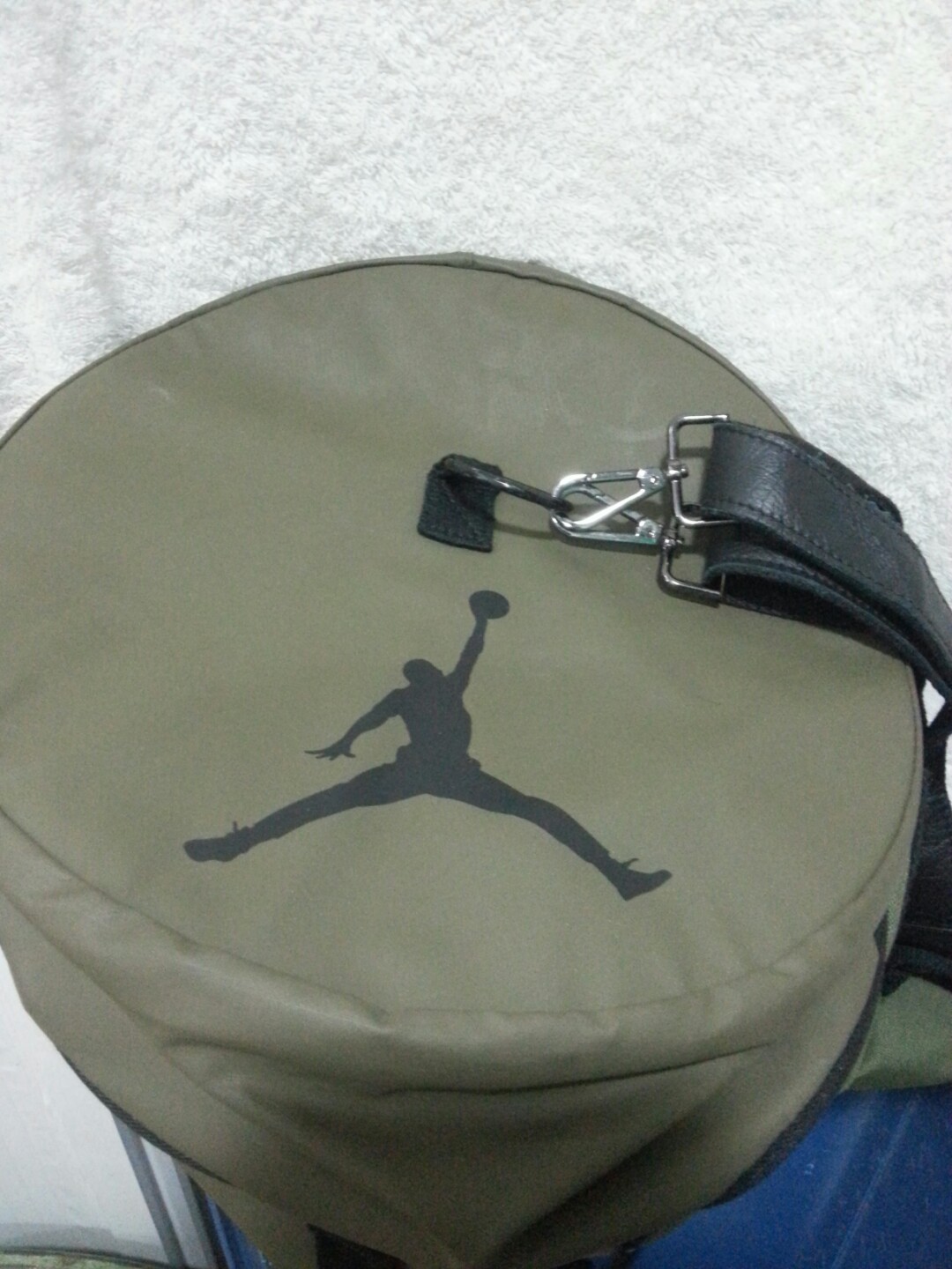 Nike Michael jordan duffel bag, 男裝, 袋, 小袋 Carousell