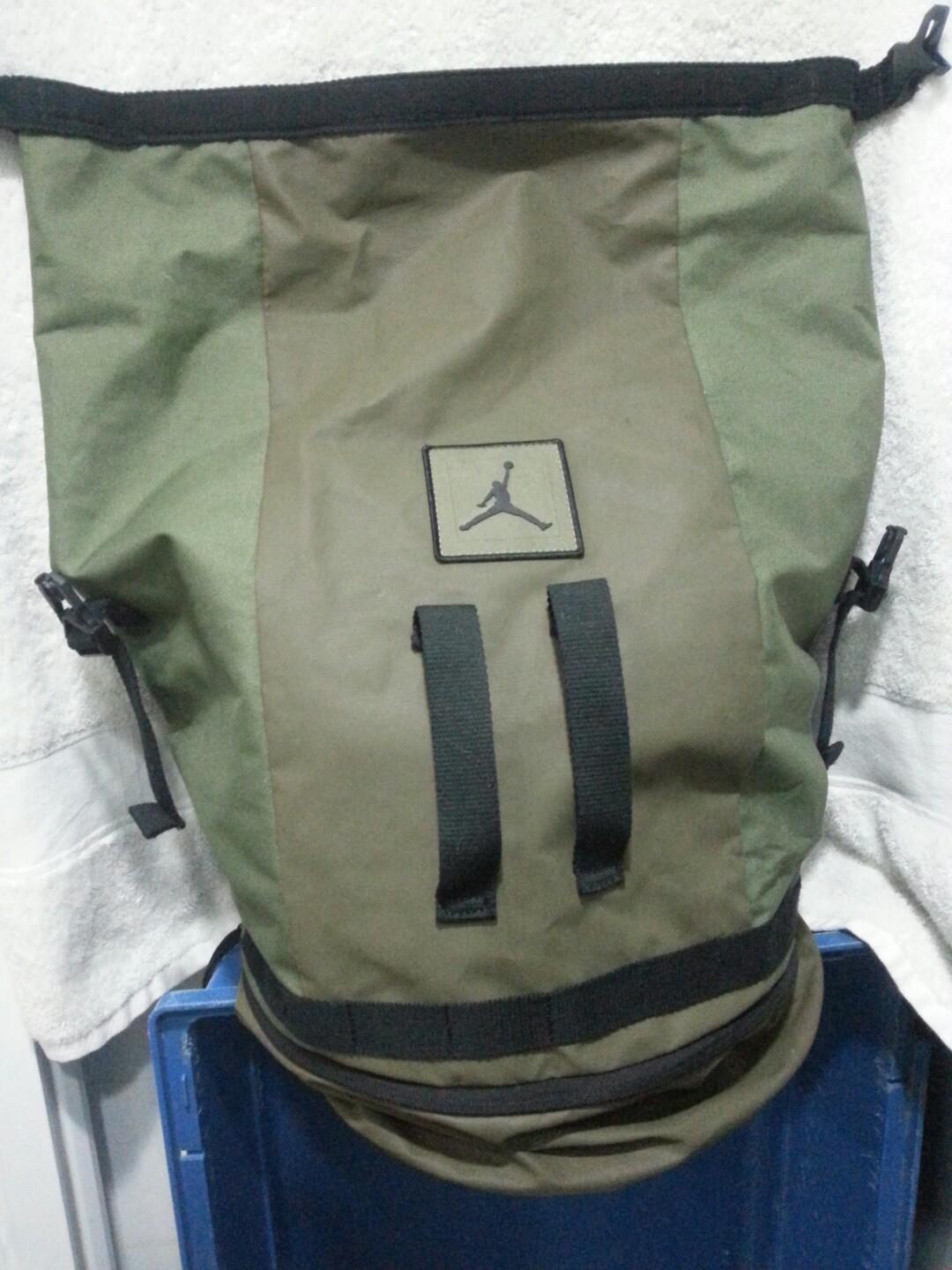 Nike Michael jordan duffel bag, 男裝, 袋, 小袋 Carousell
