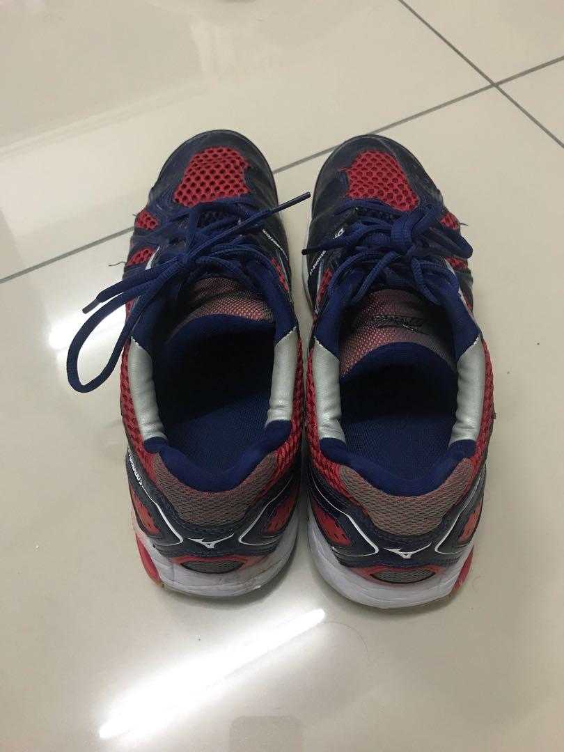 Mizuno wave tornado 9 red top