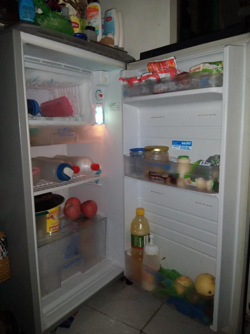 Sanyo slim beauty refrigerator 5 cubic feet, TV & Home Appliances