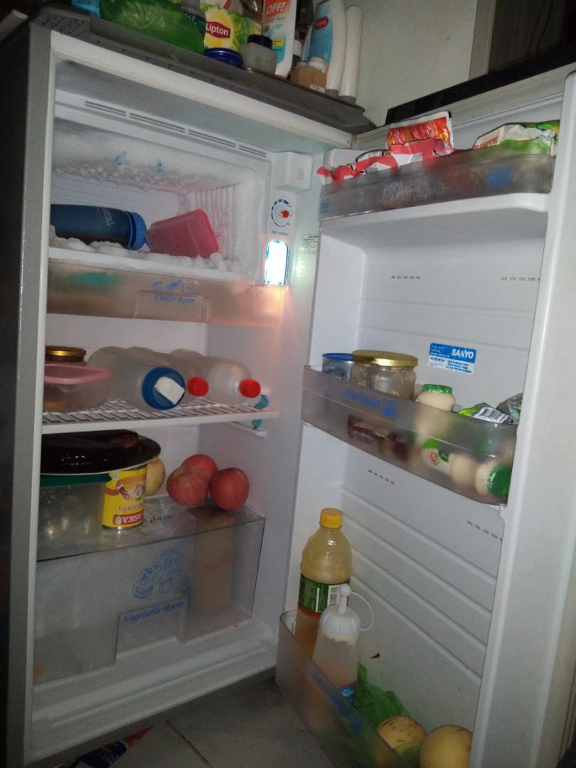 Sanyo slim beauty refrigerator 5 cubic feet, TV & Home Appliances