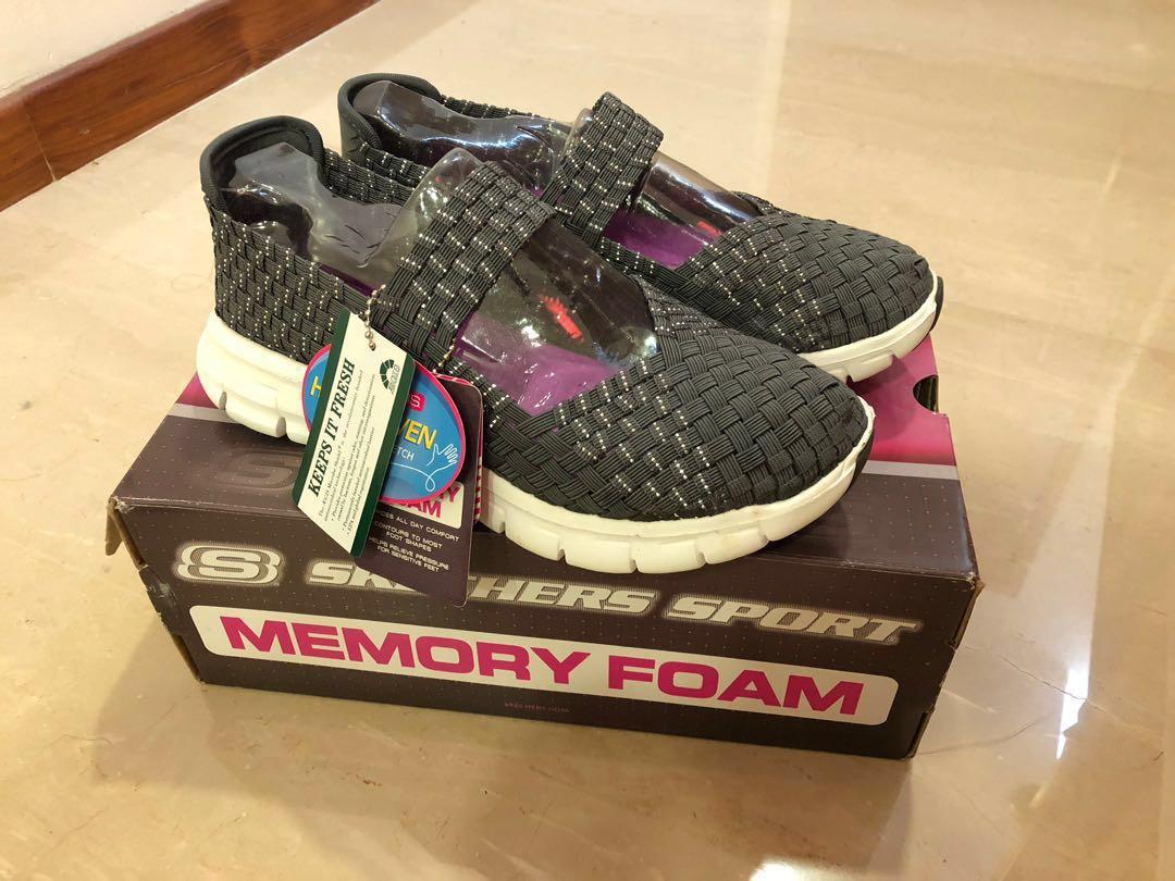 skechers synergy